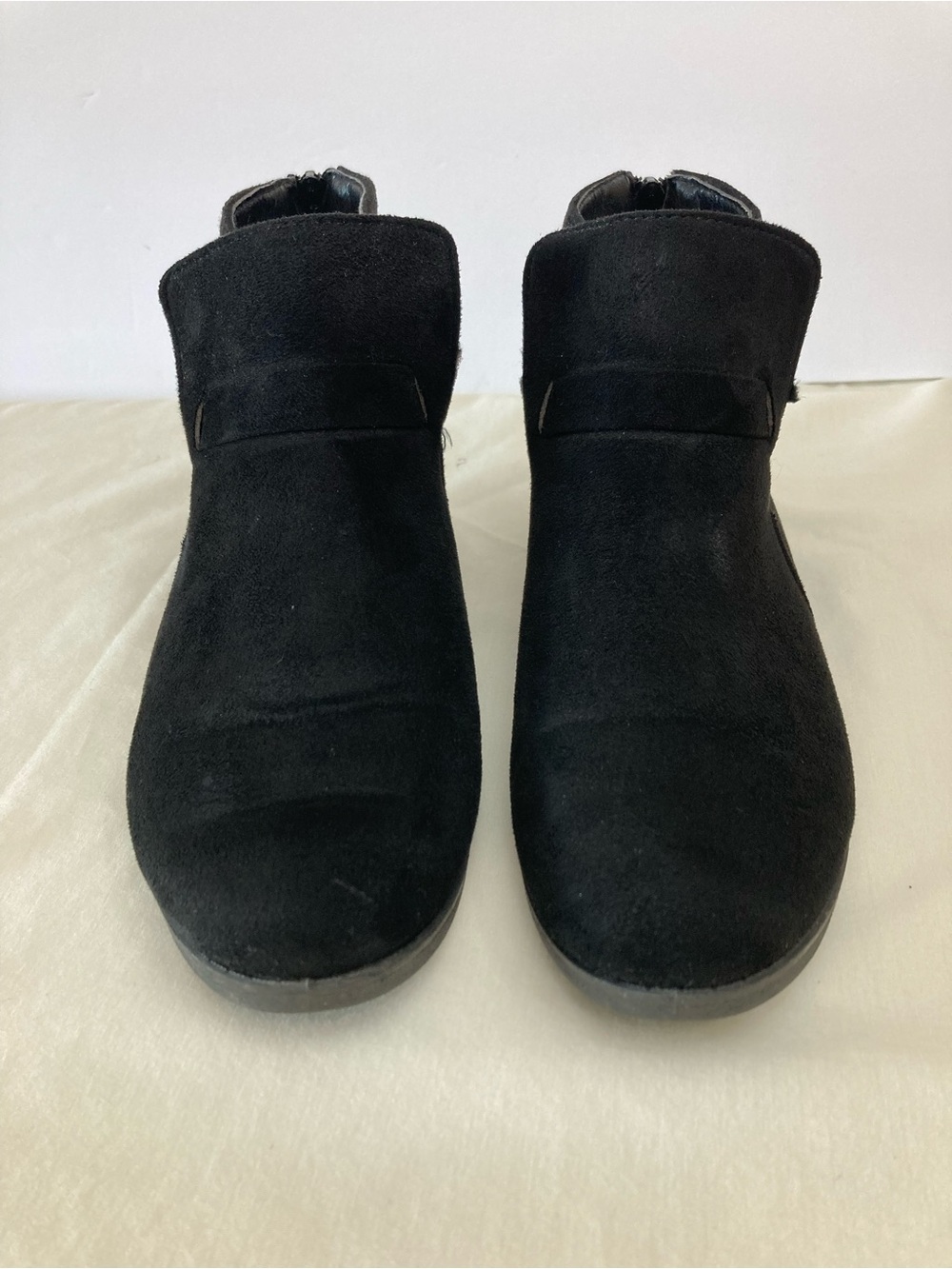 Babe Black Suede Women’s Ankle Boots - Classic Slip-On Style size 8.